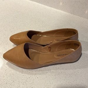 Women’s flats
